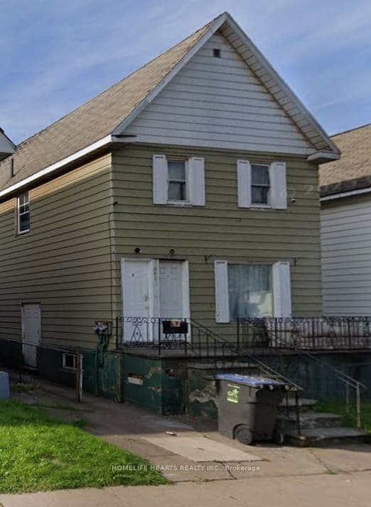 641 Queen Street photo 1