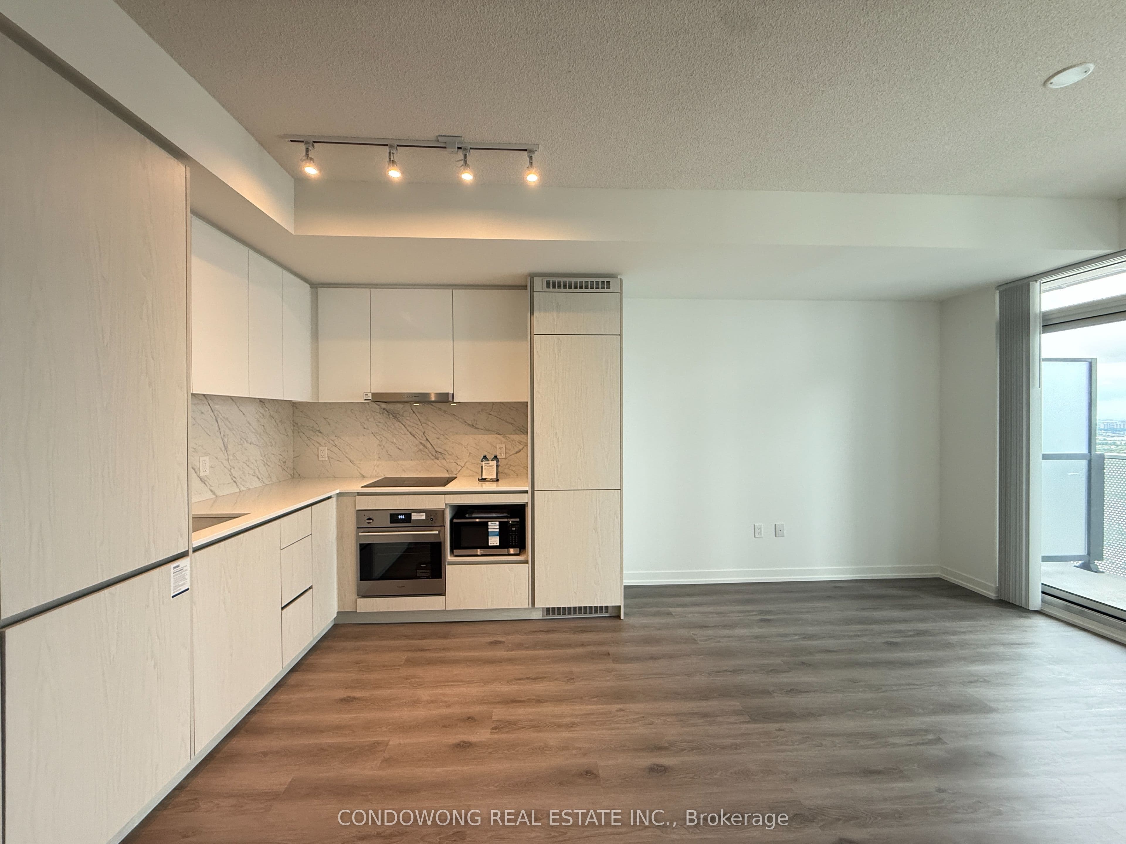 Unit 2603 28 Interchange Way photo 1
