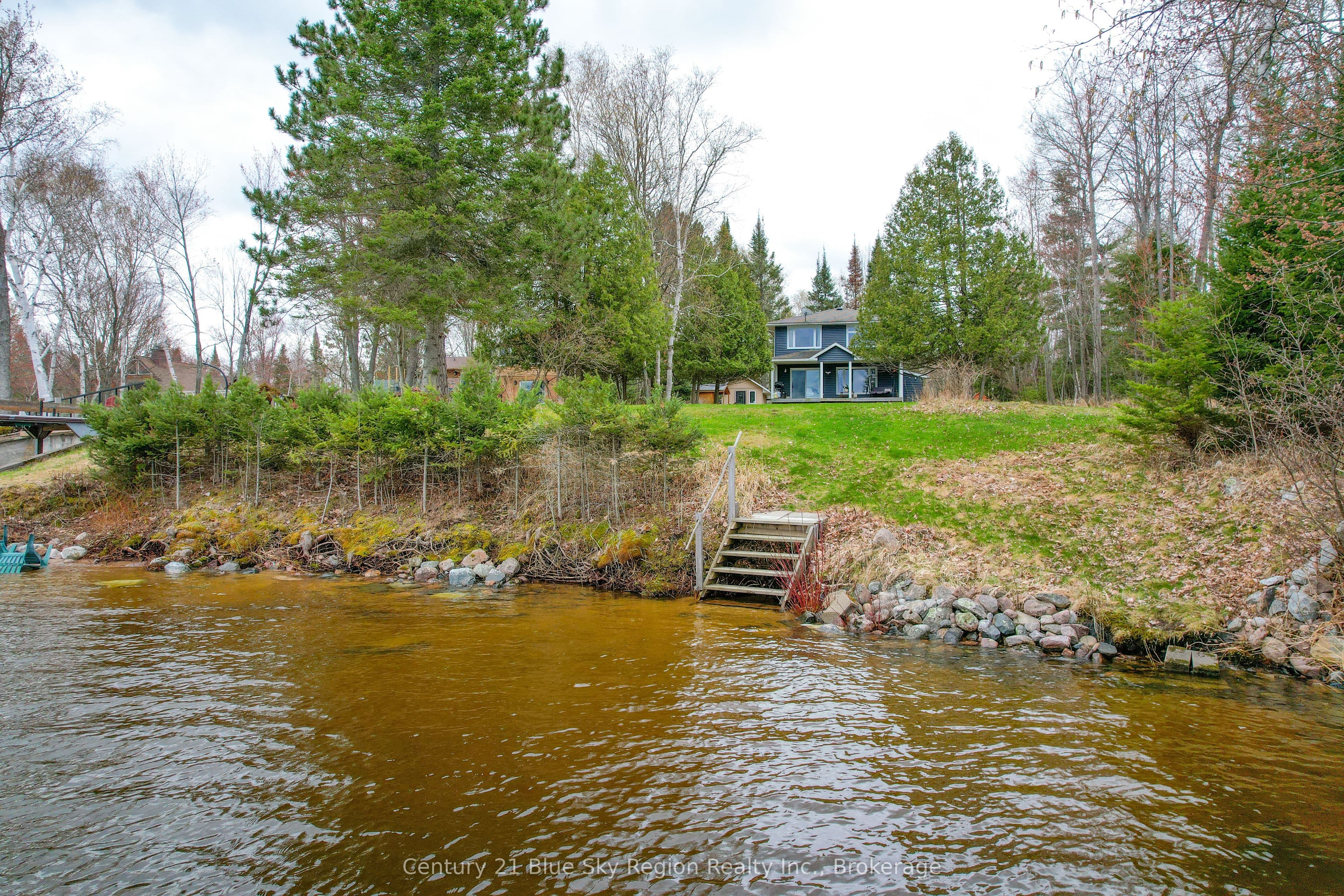 64 Ninovan Road photo 1