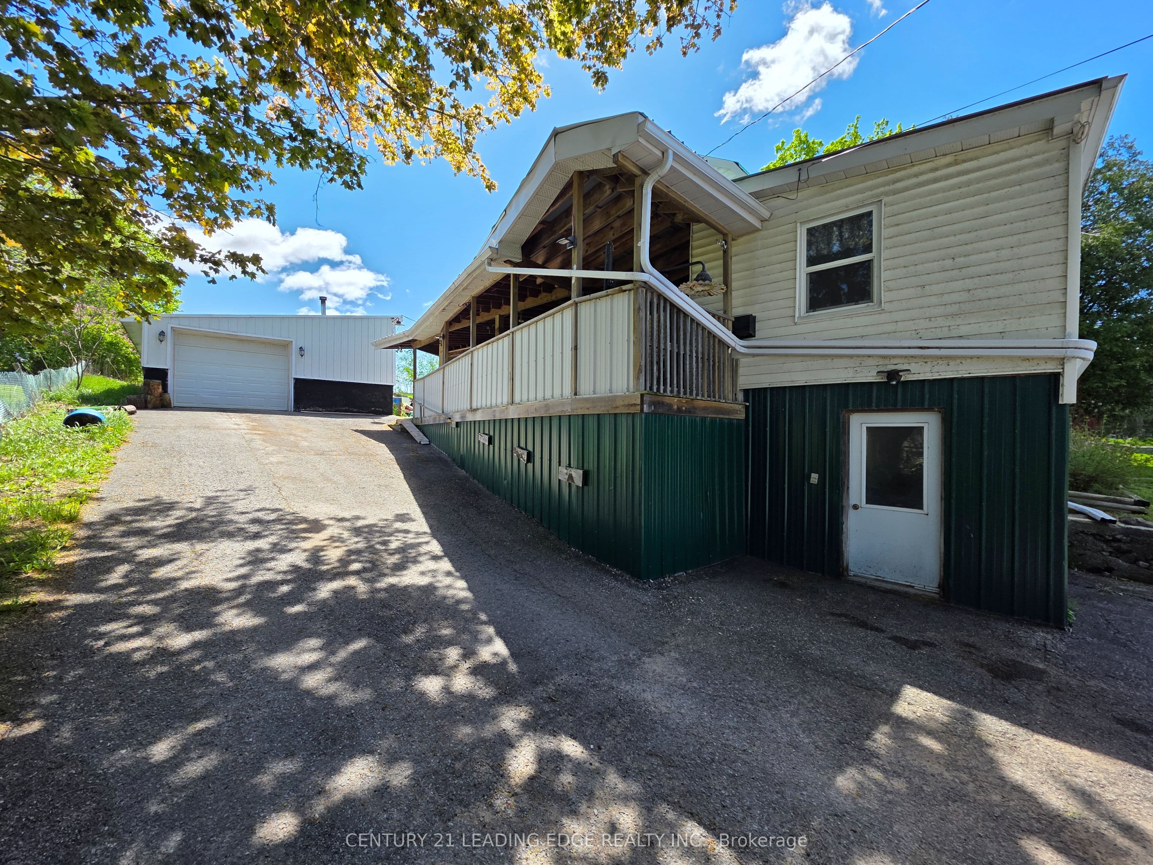 3094 Lakefield Road photo 1