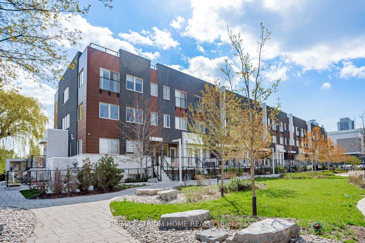 Unit 18 780 Sheppard Avenue photo 1