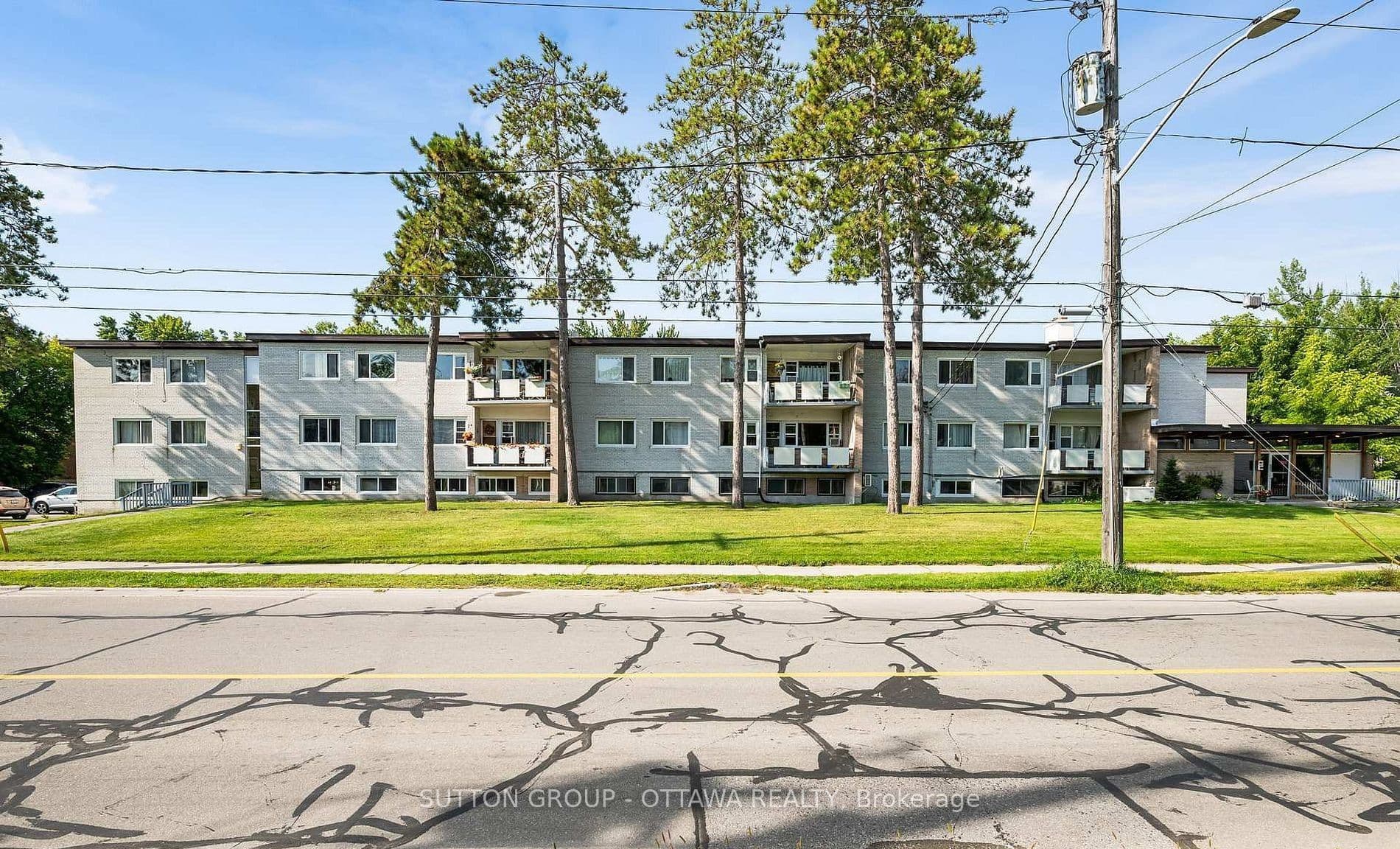 Unit 7 5 Rogers Road photo 1