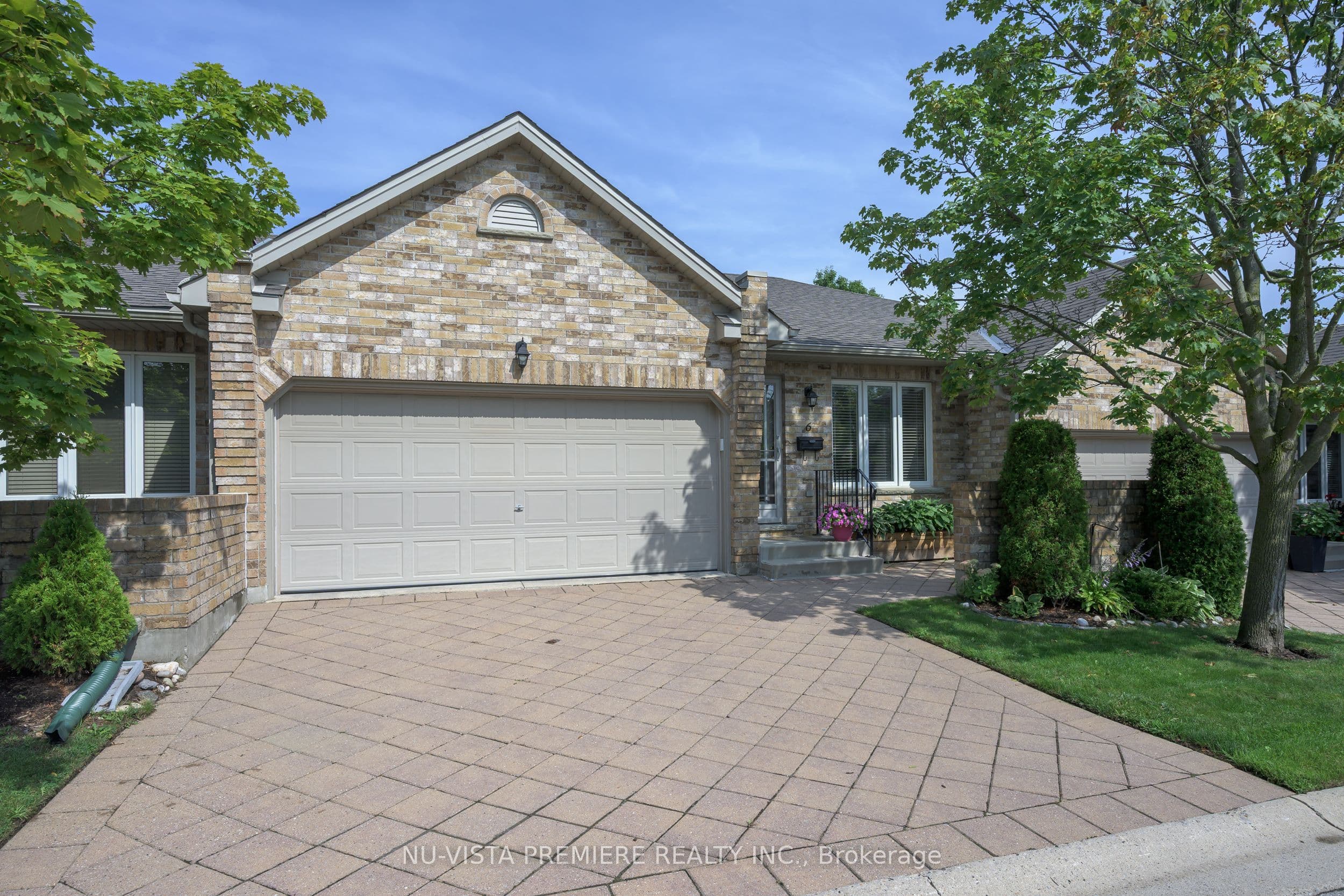 Unit 6 572 Thistlewood Drive photo 1