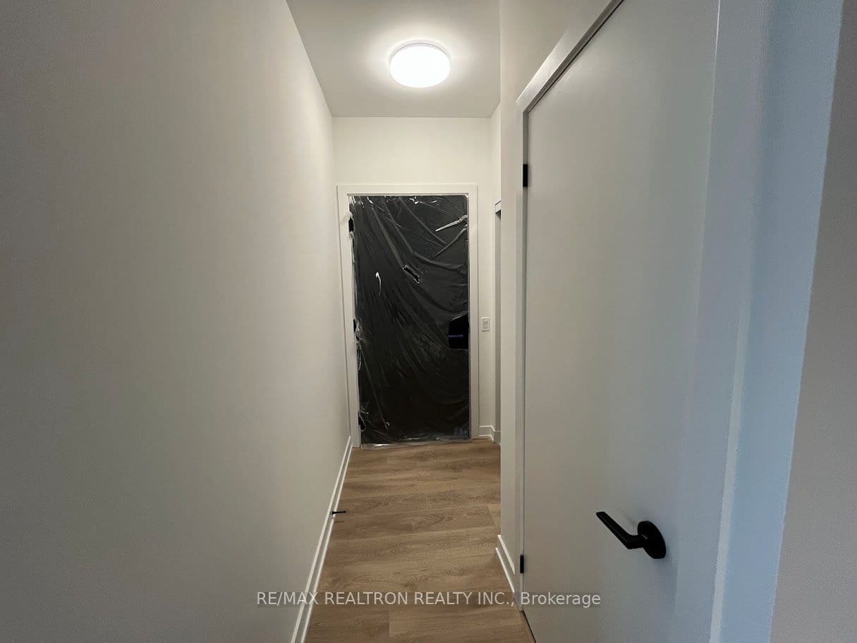 Unit 1709 117 Broadway Avenue photo 1
