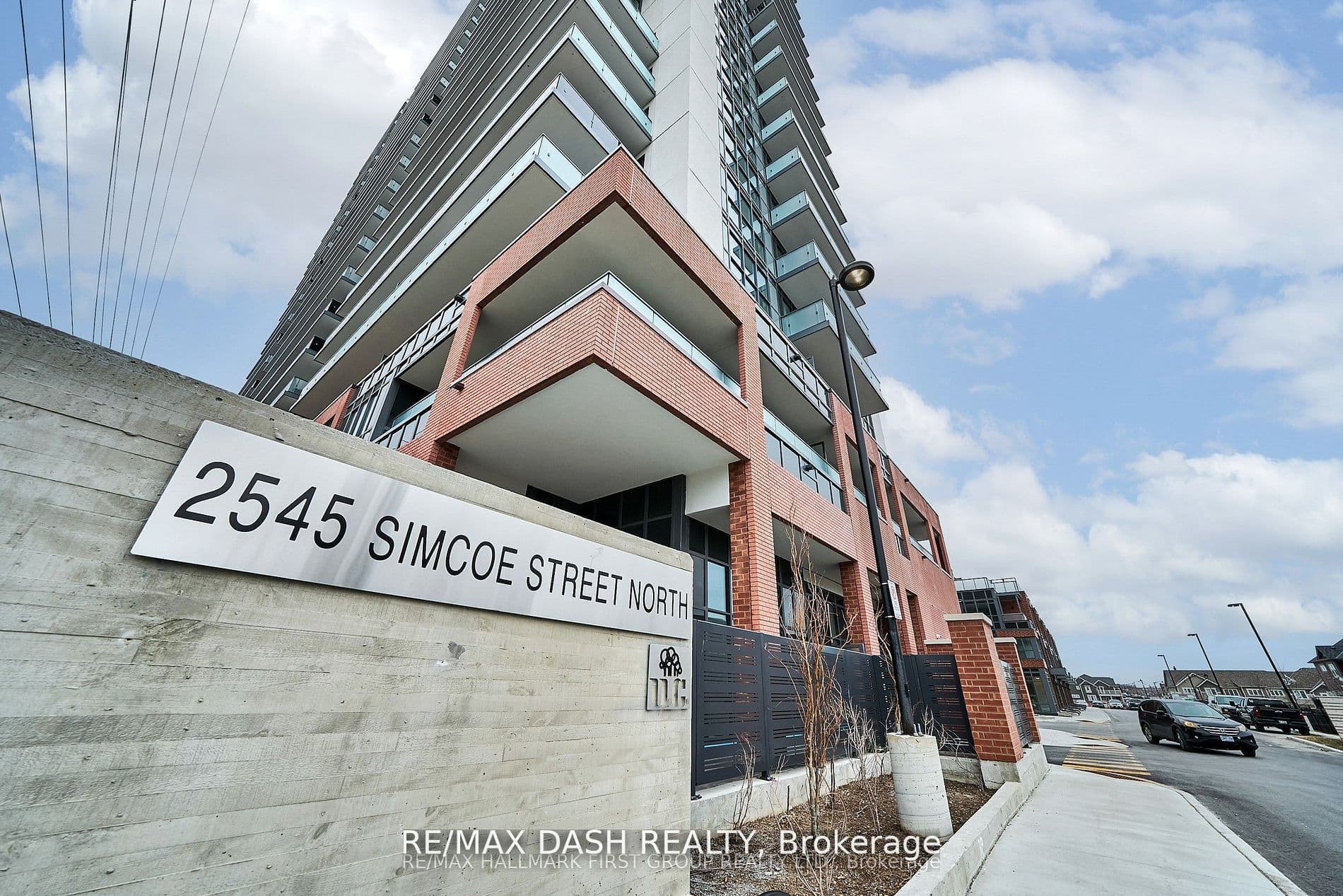 Unit 738 2545 Simcoe Street photo 1