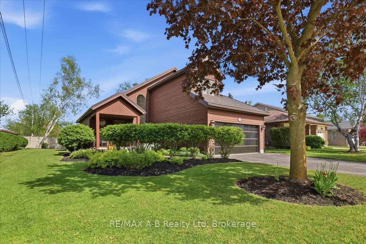 90 Waddell Street photo 1