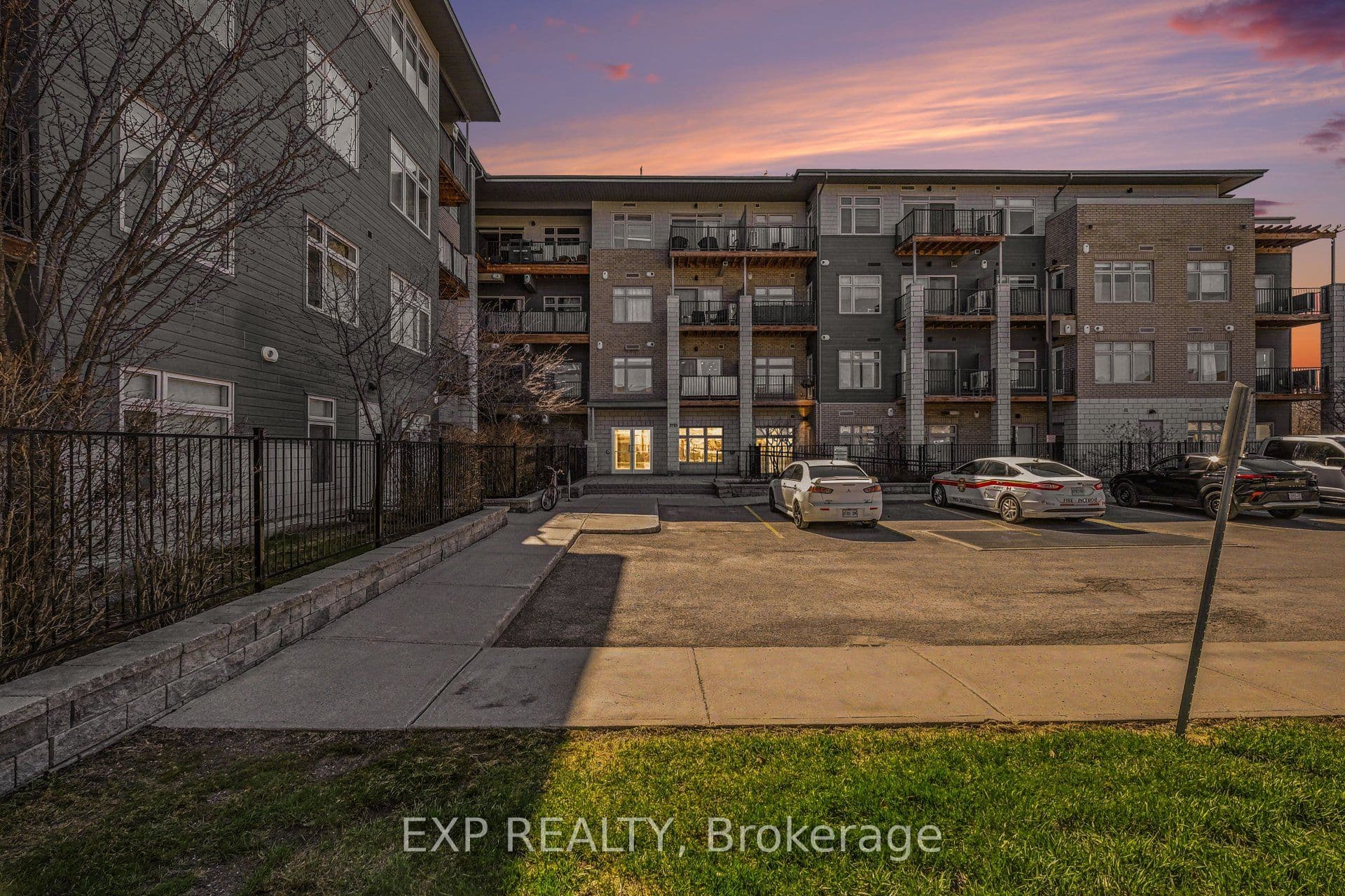 Unit 110 2785 Baseline Road photo 1