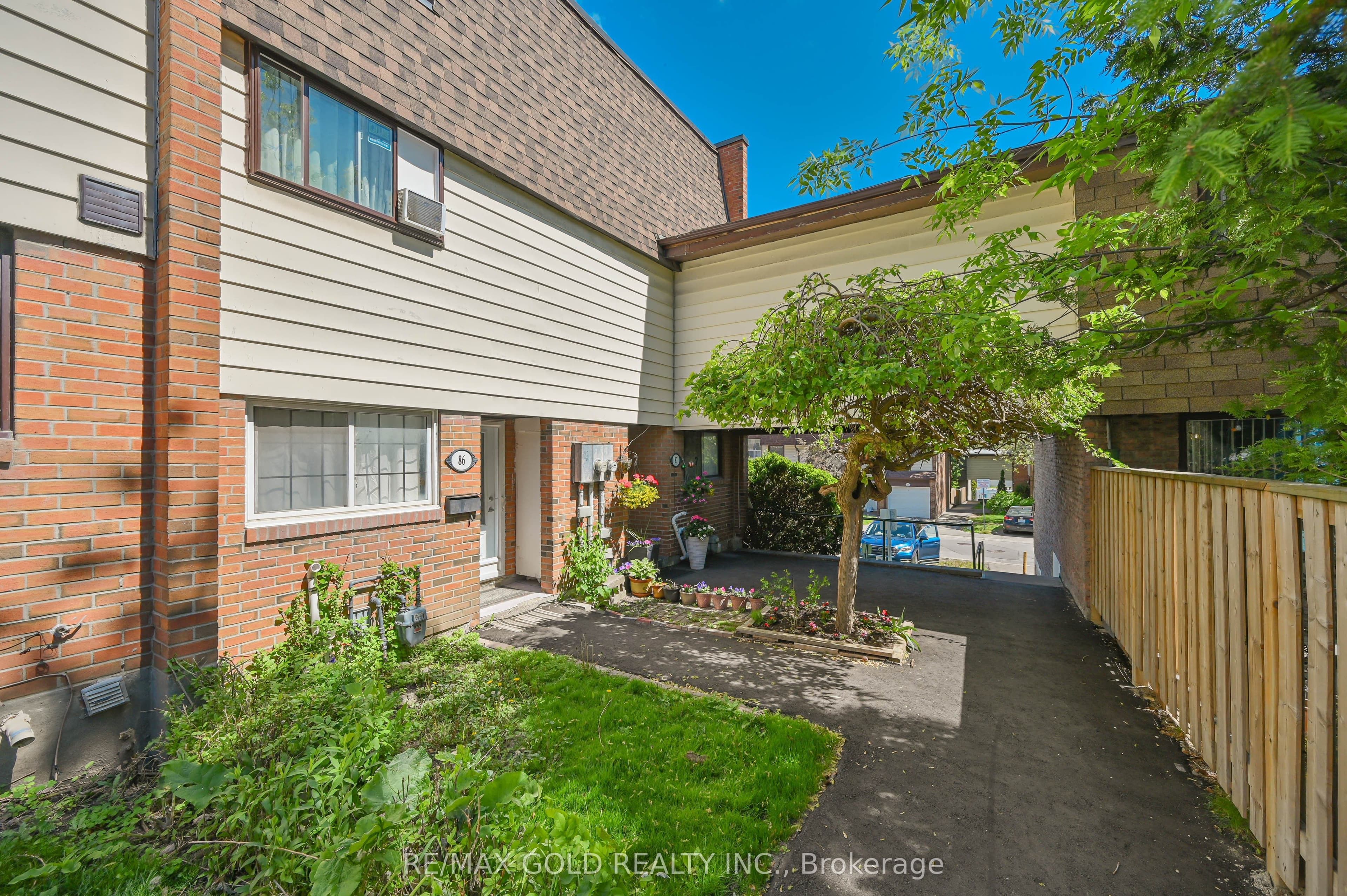 Unit 87 180 Mississauga Valley Boulevard photo 1