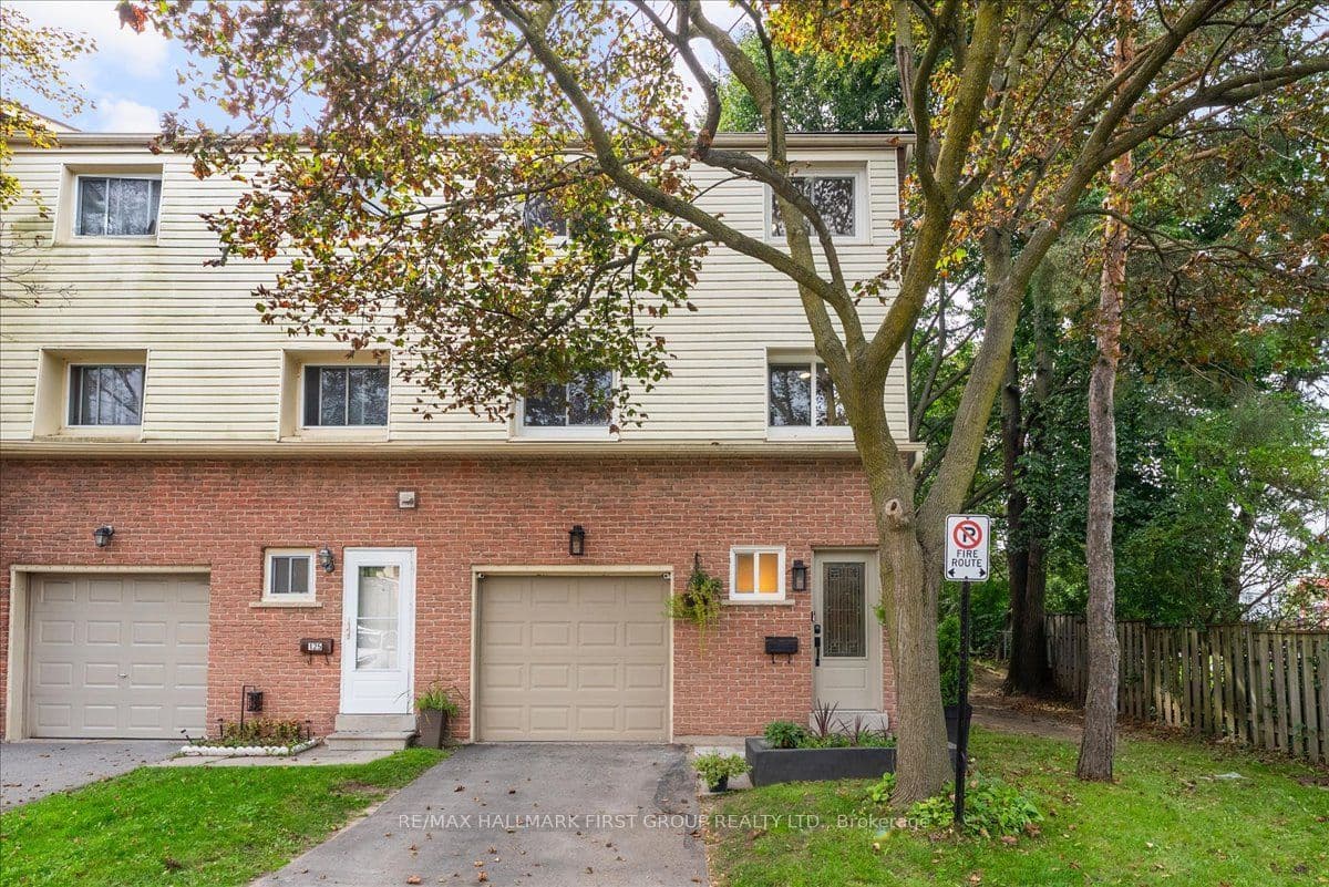 Unit 126 1915 Denmar Road photo 1