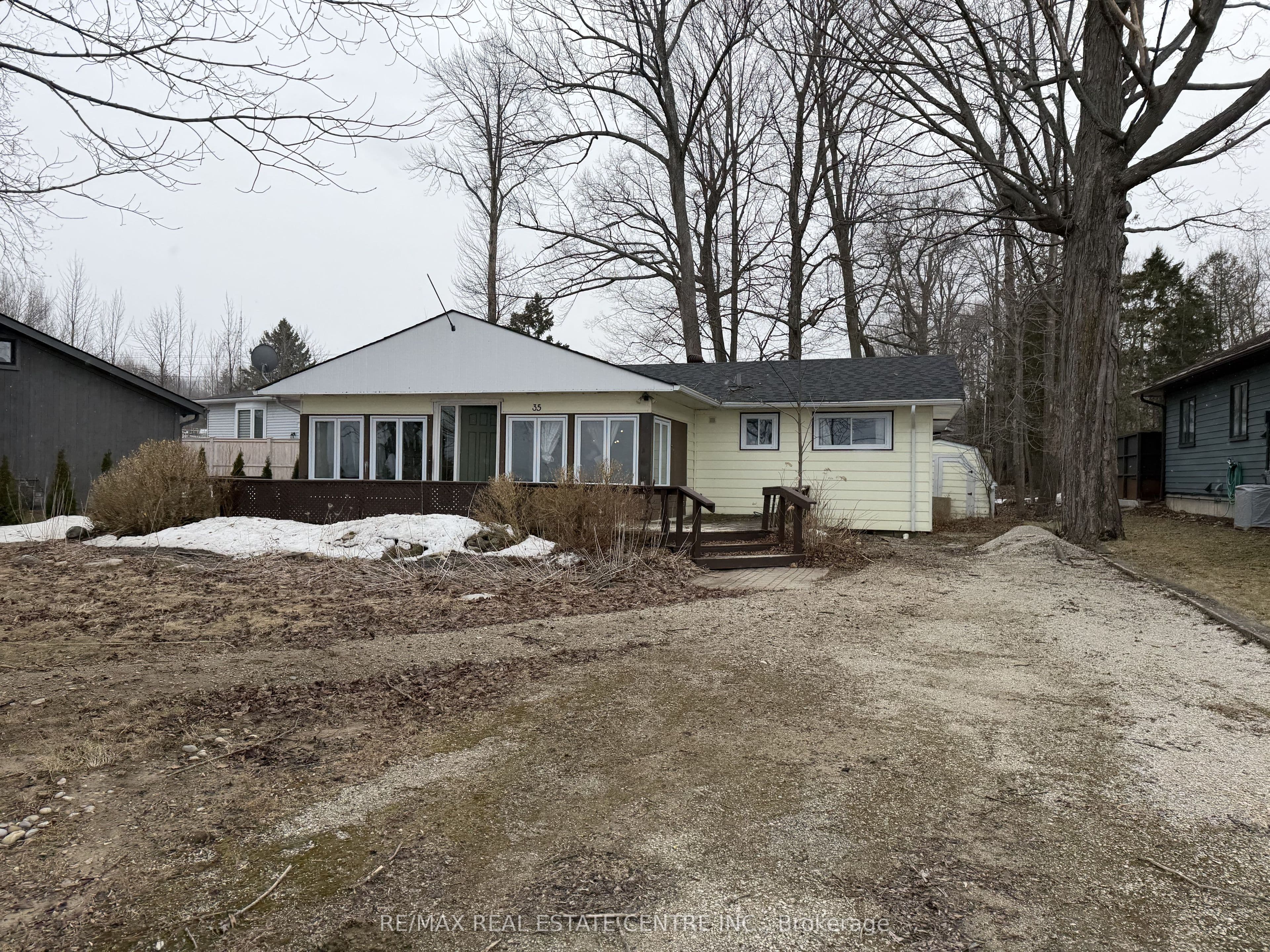 35 Lakeside Avenue photo 1