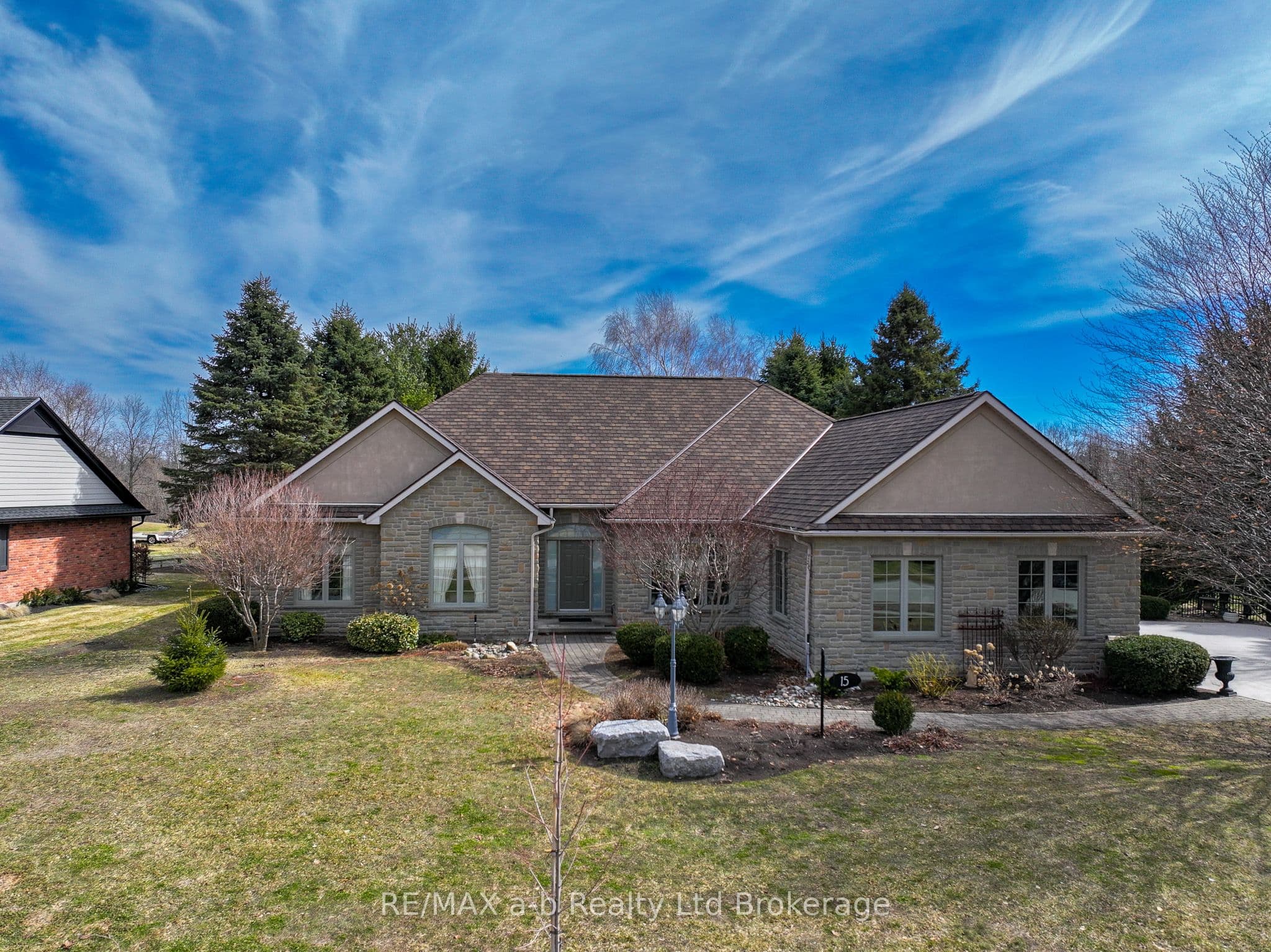15 Otterview Drive photo 1