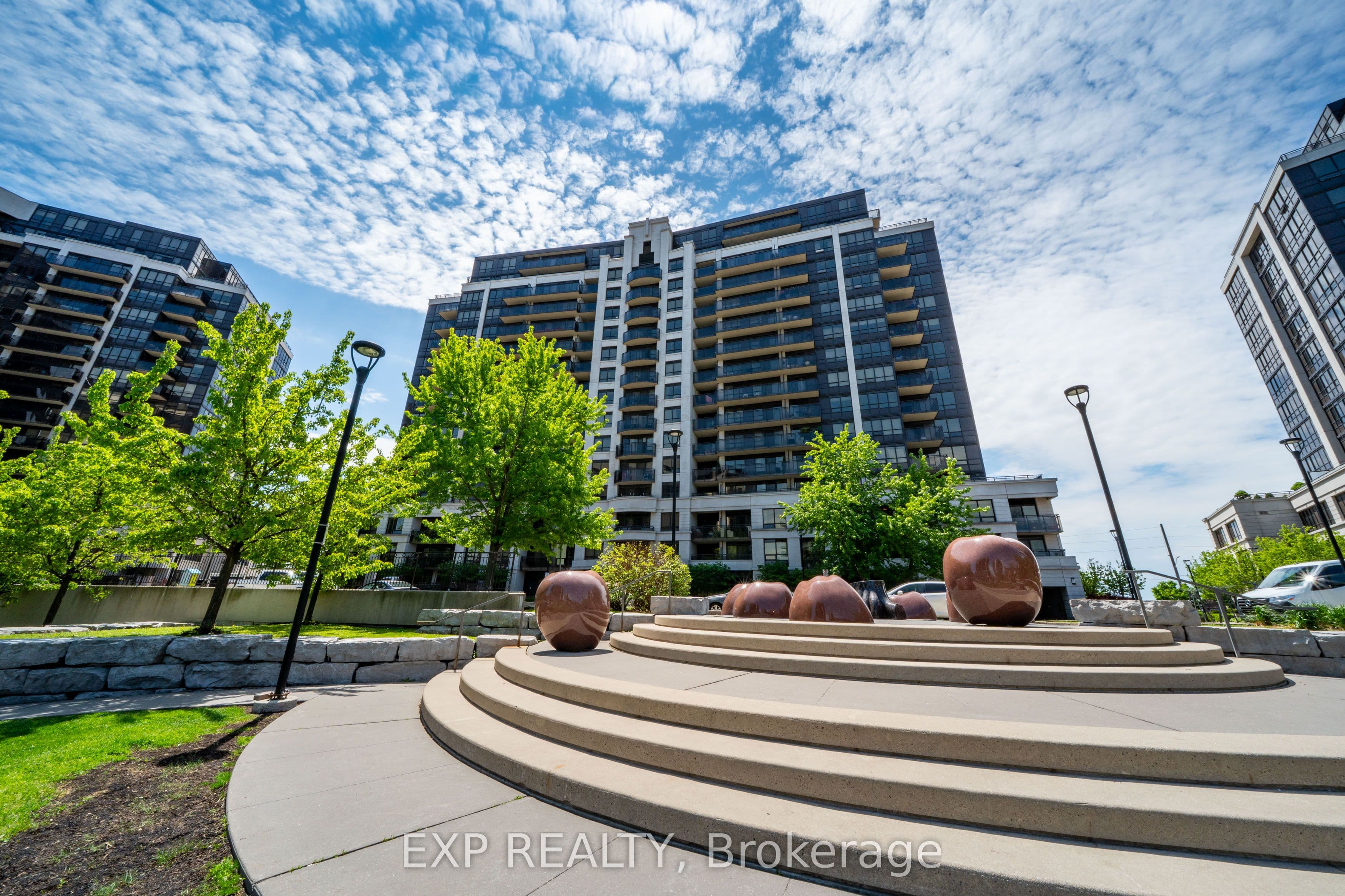 Unit 1514 1070 Sheppard Avenue photo 1