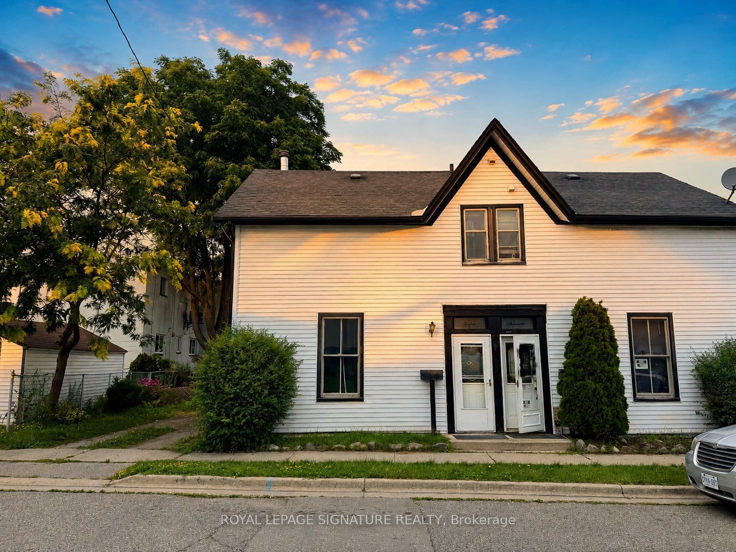 12 Hemlock Avenue photo 1